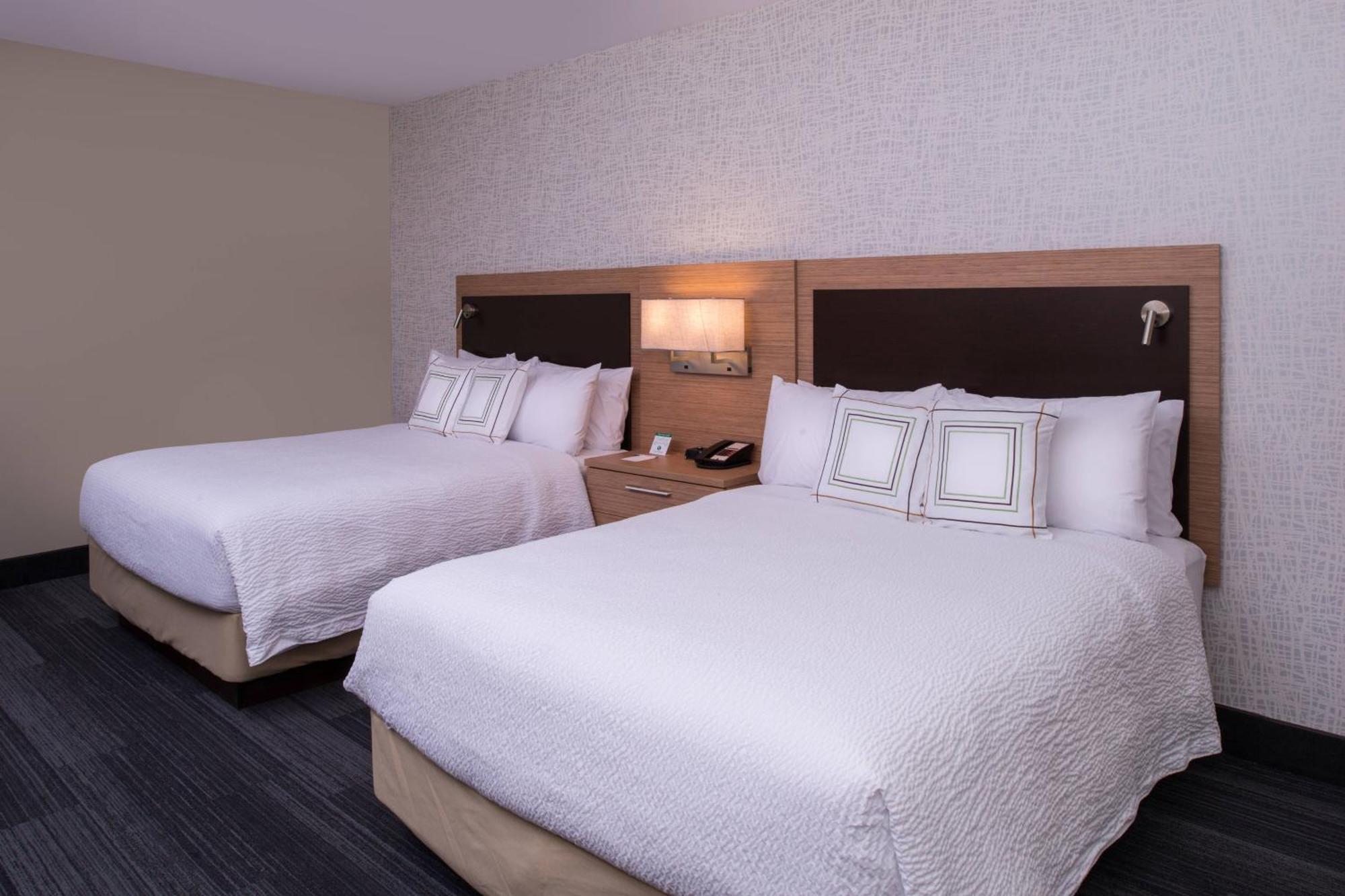 Towneplace Suites By Marriott Саскатун Екстериор снимка