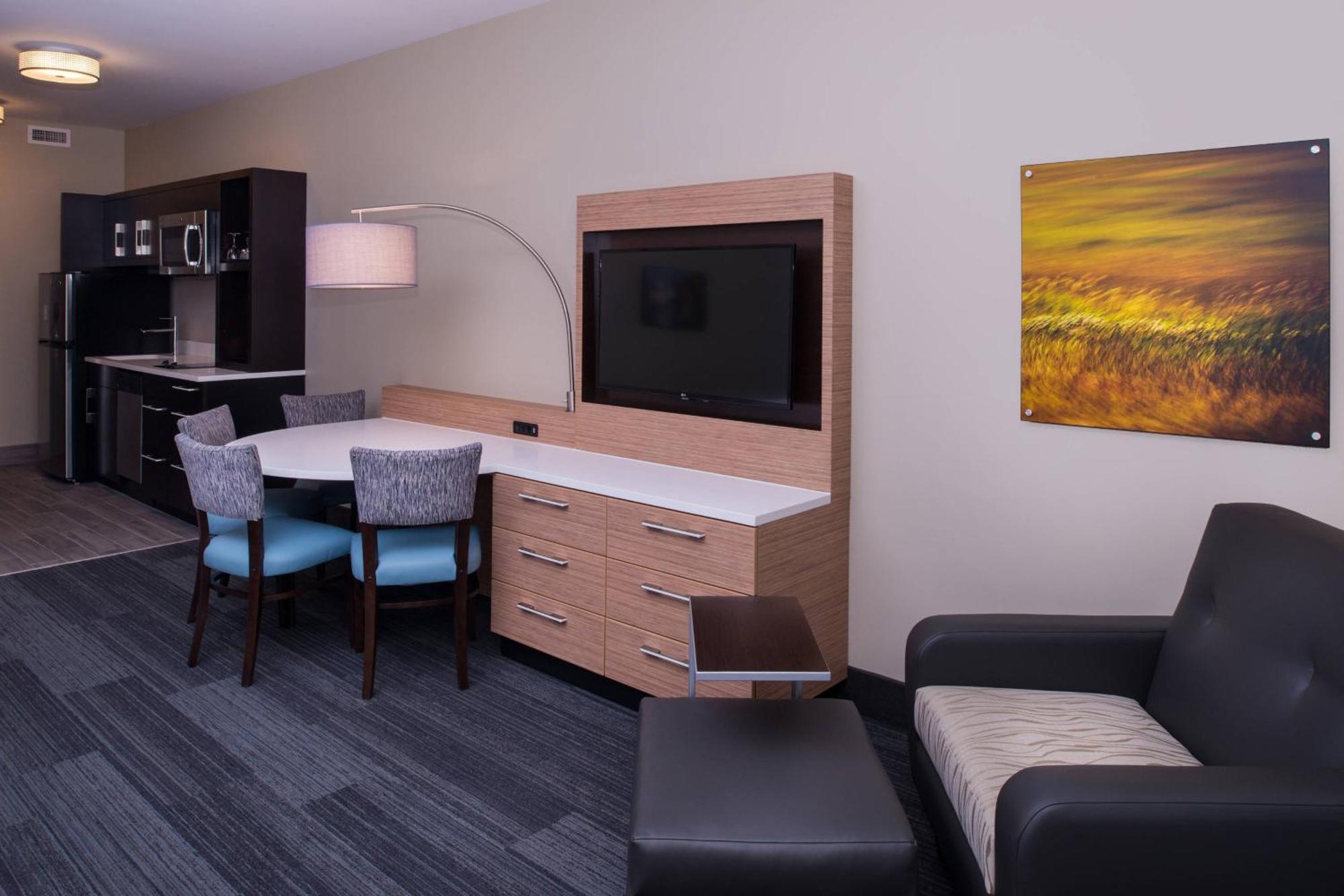 Towneplace Suites By Marriott Саскатун Екстериор снимка