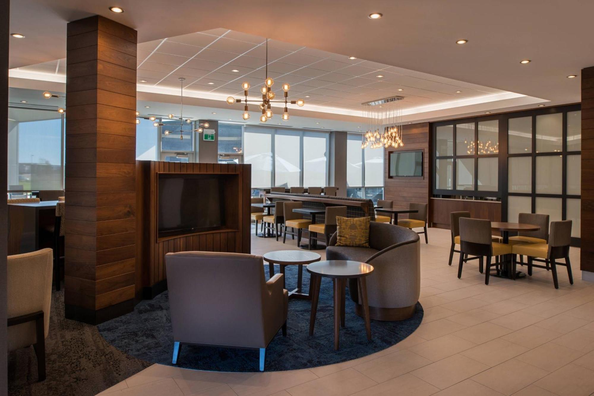 Towneplace Suites By Marriott Саскатун Екстериор снимка