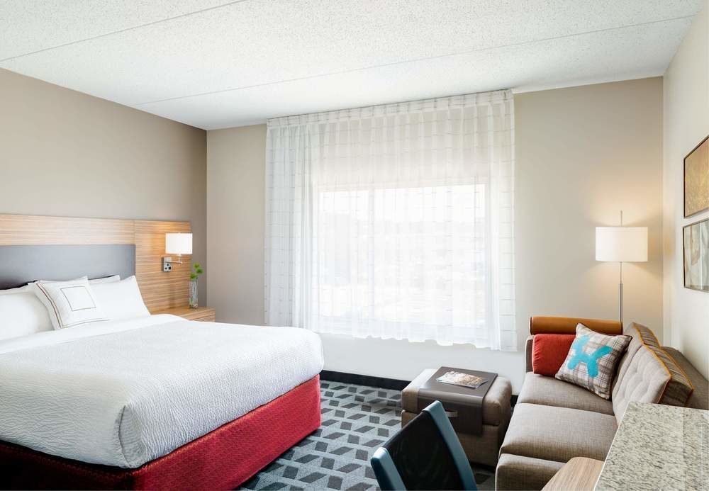 Towneplace Suites By Marriott Саскатун Екстериор снимка